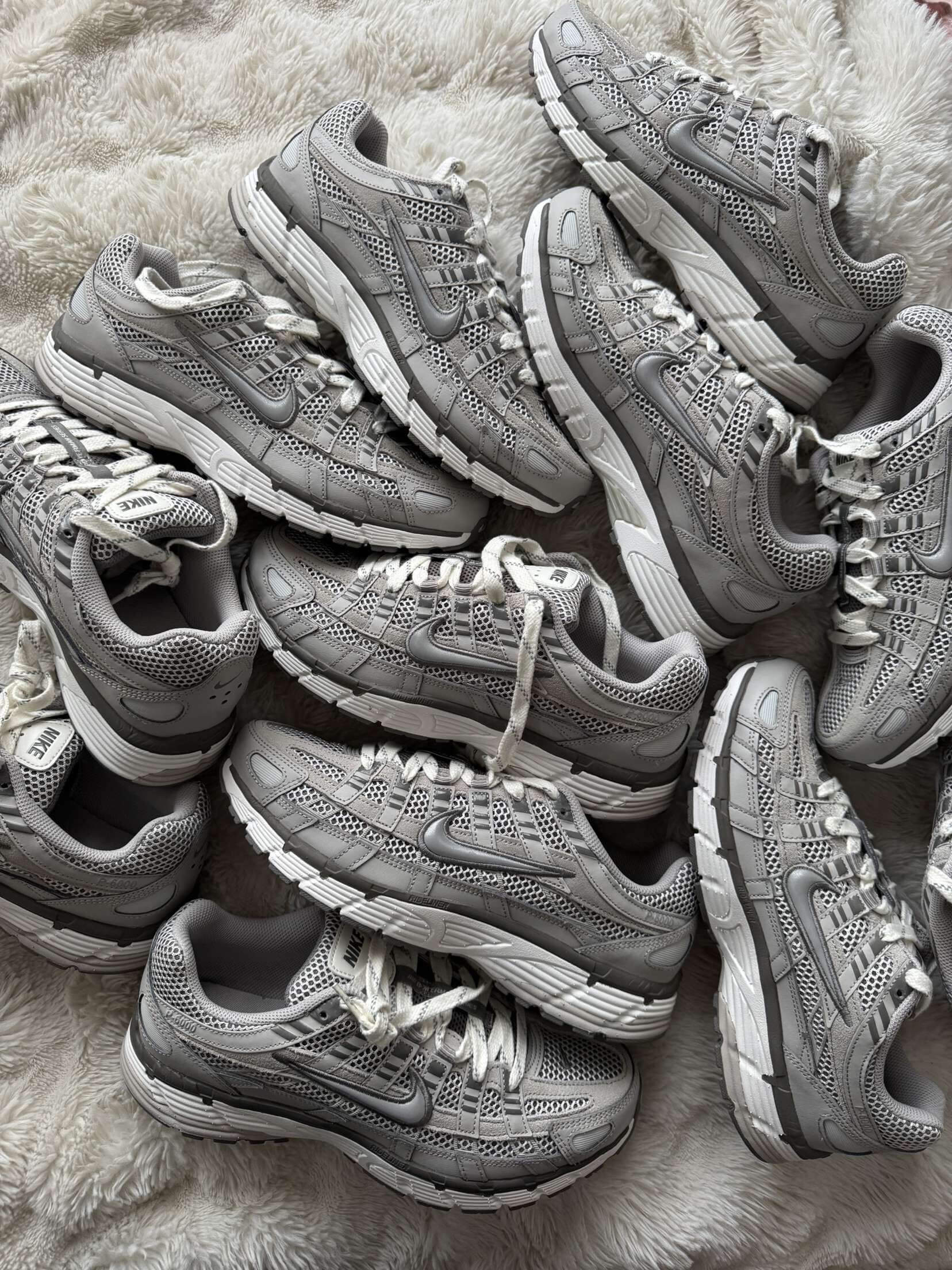 Brede voeten? Dit zijn de beste sneakers voor jou