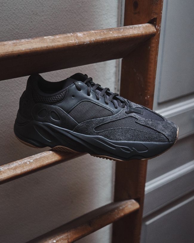 Adidas Yeezy 700 Utility Black