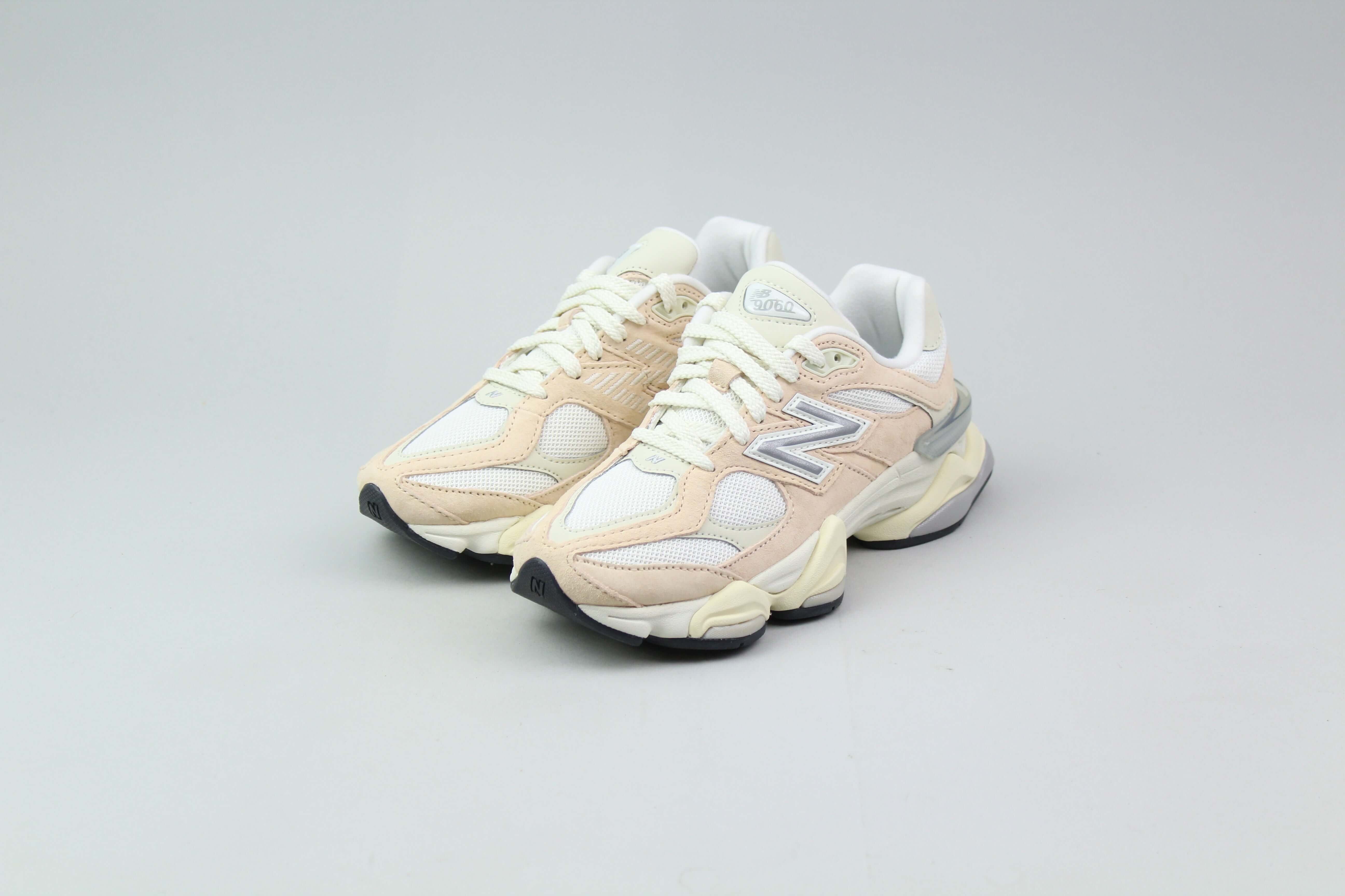 New Balance 9060 Vintage Rose