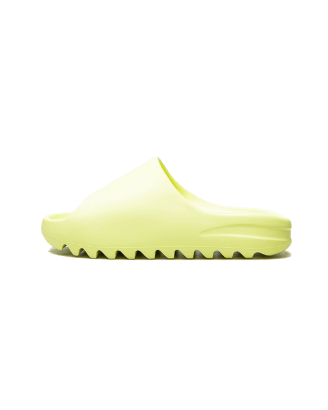 adidas Yeezy Slide Glow Green GX6138 – front view met fluogroene EVA-structuur en gegolfde zool, clean silhouet in daglicht