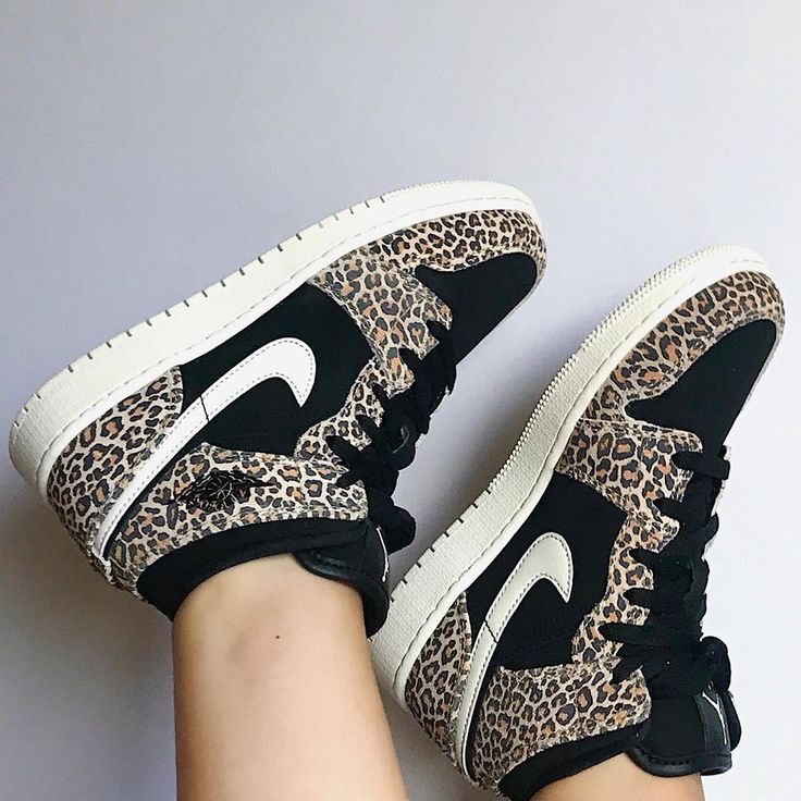 Air Jordan 1 Mid SE GS Leopard