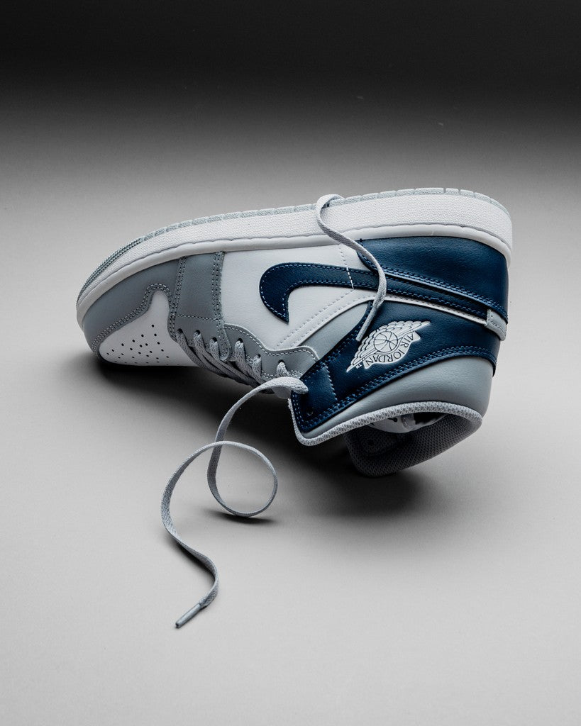 Air Jordan 1 Mid Wolfsgrau & Mitternachtsmarineblau
