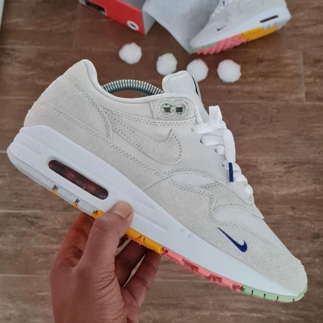 Nike Air Max 1 mit Pom-Pom-Punkten