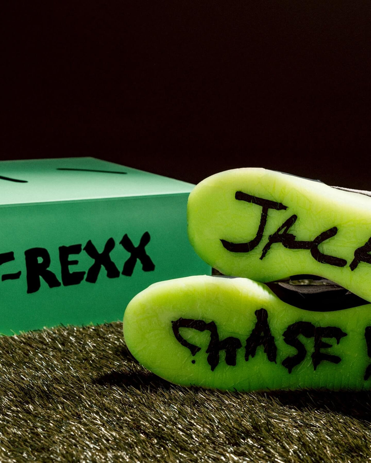Alles over de Jordan Jumpman Jack TR Travis Scott x Chase B Black Nigh