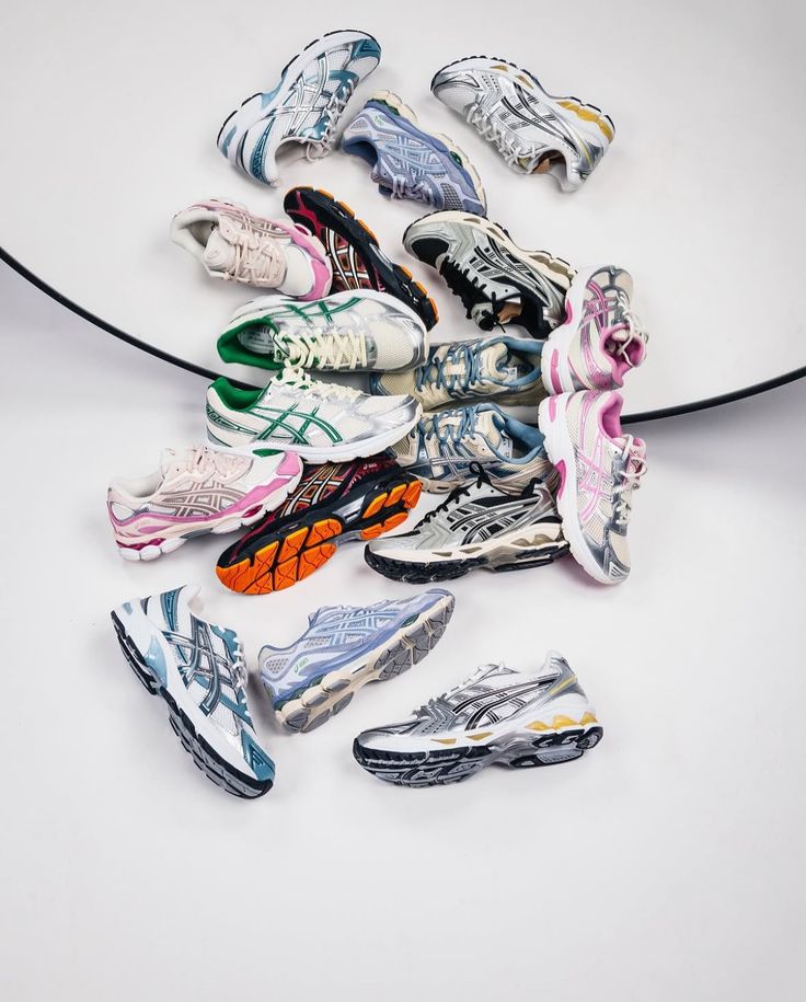 ASICS Kayano Sale en Black Friday deals bij Snrkickz