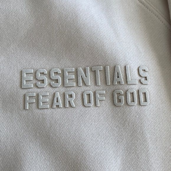 De Essentials Fear of God collectie nu in de Sale!