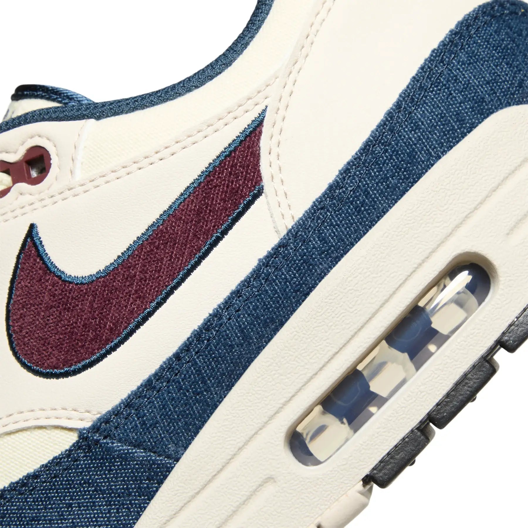 Dit is wat jij moet weten van de Nike Air Max 1 Coconut Milk Burgundy Crush Navy