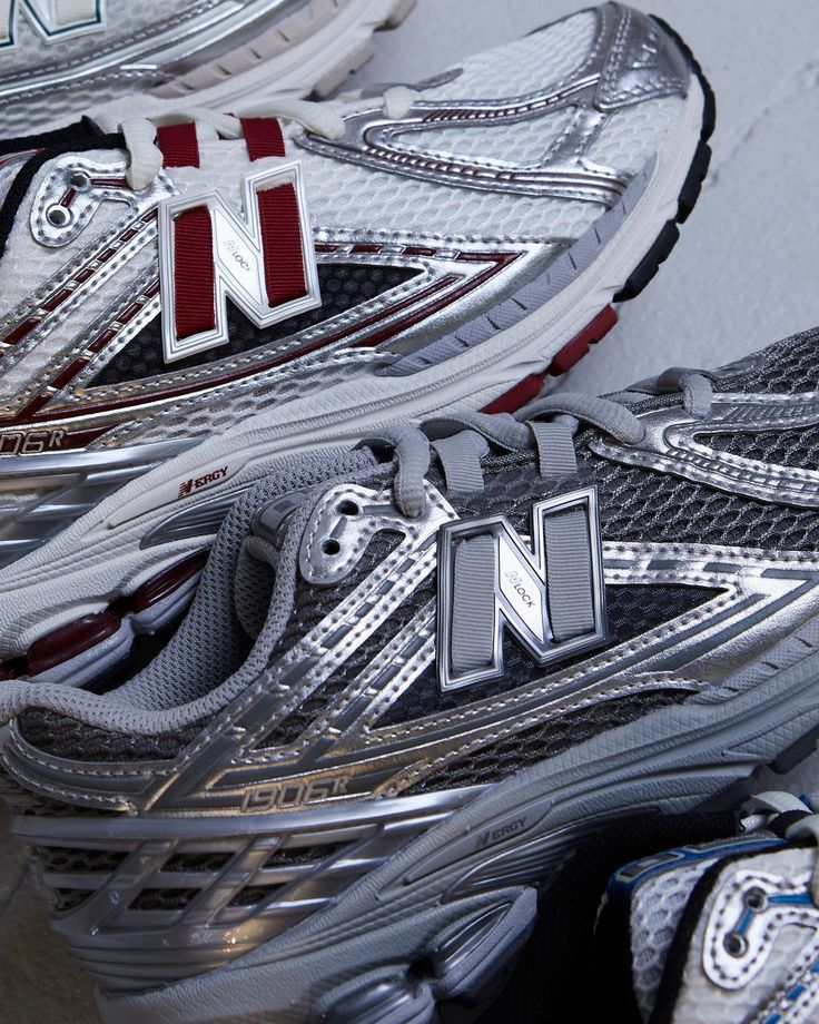 Hoe valt de New Balance 1906?