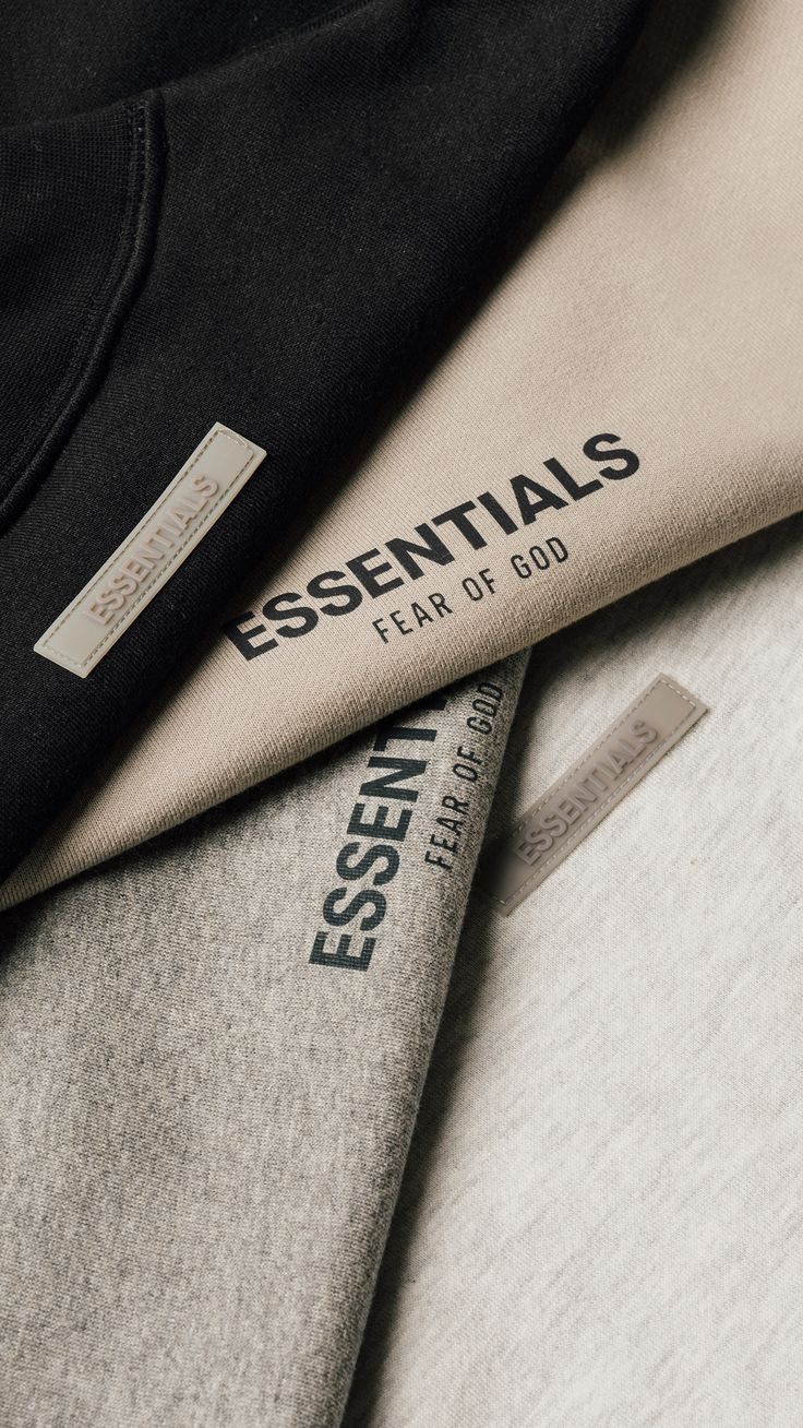 Welke Fear of God Essentials items zijn nu trending?