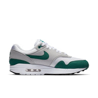 Nike Air Max 1 Anniversary Green (2020) DC1454-100 - Zijaanzicht | Snrkickz