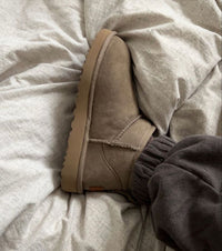 UGG Classic Ultra Mini Boot Goat - SnrKickz