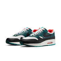 Nike Air Max 1 Liverpool LeBron James FB8914-100 - zoolaanzicht | Snrkickz