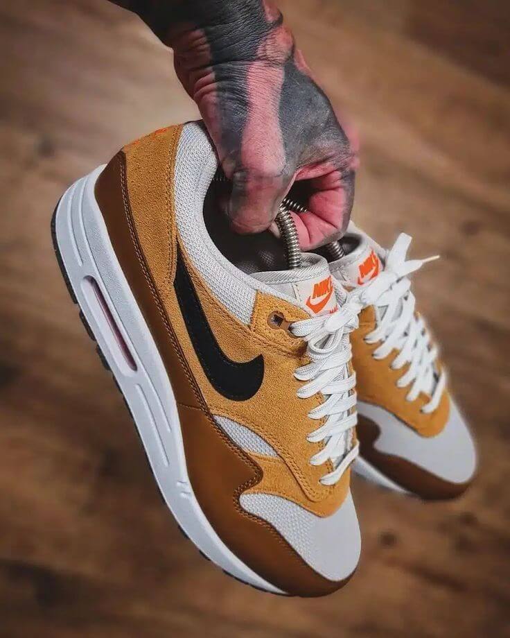Nike Air Max 1 Essential British Tan Light Bone