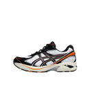 ASICS GT-2160 BLEACH Ichigo Kurosaki 1203A722-100 zijaanzicht met oranje mesh, zwarte overlays en witte accenten geïnspireerd op de anime BLEACH

