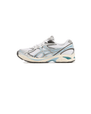 ASICS GT-2160 White Pure Silver 1203A655-100 zijaanzicht met wit mesh, metallic pure silver overlays en retro hardloopstijl

