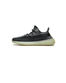 Adidas Yeezy Boost 350 V2 Studio zijaanzicht van de Adidas Yeezy Boost 350 V2 Carbon FZ5000 met zwart Primeknit bovenwerk en doorschijnende zool