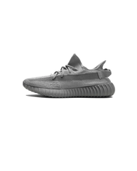 Zijaanzicht van de Adidas Yeezy Boost 350 V2 Steel Grey IF3219 met grijze Primeknit upper en doorschijnende zool