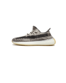 Studiofoto zijaanzicht van de Adidas Yeezy Boost 350 V2 Zyon FZ1267 met beige en bruine Primeknit en doorschijnende zool