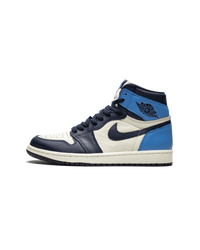 Zijkant van de Jordan 1 Obsidian met navy blauwe en lichtblauwe overlays – stijlvolle colorway met frisse OG-uitstraling
