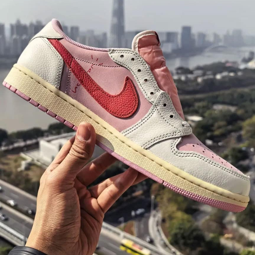 Air Jordan 1 Retro Low OG SP Travis Scott Shy Pink