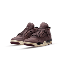 Air Jordan 4 A Ma Maniére sneaker met paarse nubuck basis, quilted voering en zwarte accenten vooraanzicht