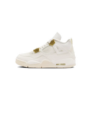 Sneaker in Sail met metallic gouden eyelets, leren bovenwerk en zichtbare Air-unit in de zool.