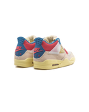Air Jordan 4 Retro Union Guava Ice achteraanzicht felblauwe hieltab met Union-logo en vintage gele zool, exclusieve collab met Union LA