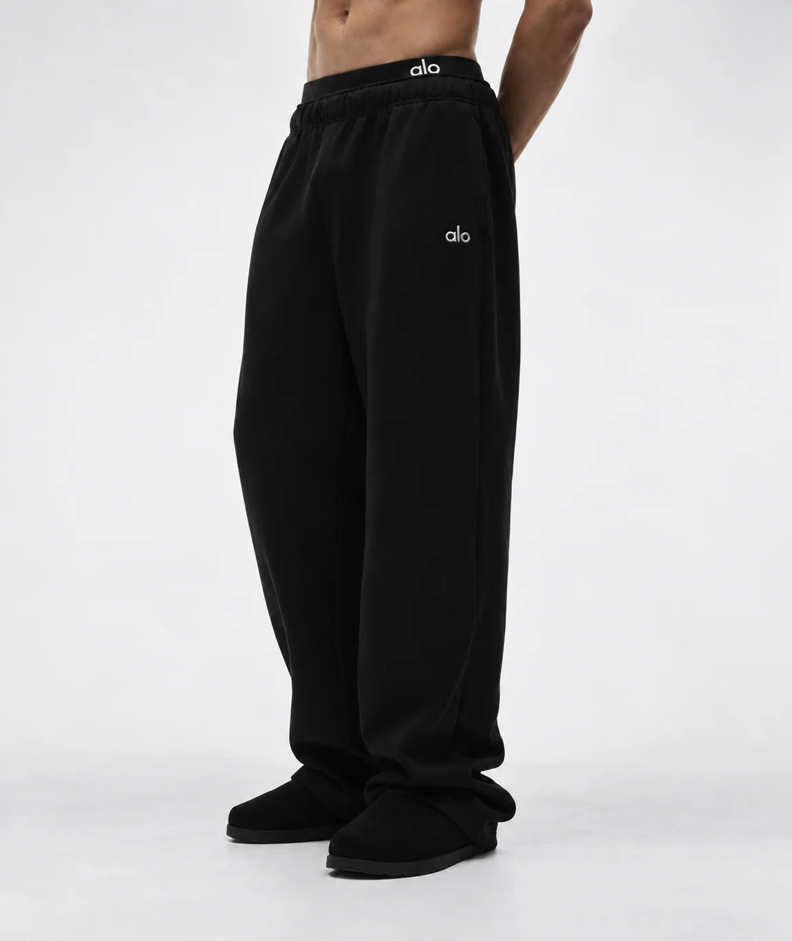 Alo Yoga Accolade Straight-Leg Sweatpants Black Snrkickz