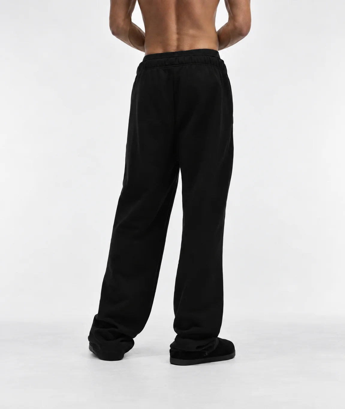 Alo Yoga Accolade Straight-Leg Sweatpants Black Snrkickz 2