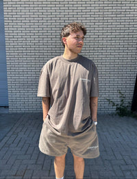 Fear of God Essentials Desert Taupe Summer set model | Gratis Verzending 