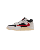 Jordan Jumpman Jack TR Travis Scott University Red FZ8117-101 zijaanzicht met wit canvas, rode overlays en signature reverse Swoosh

