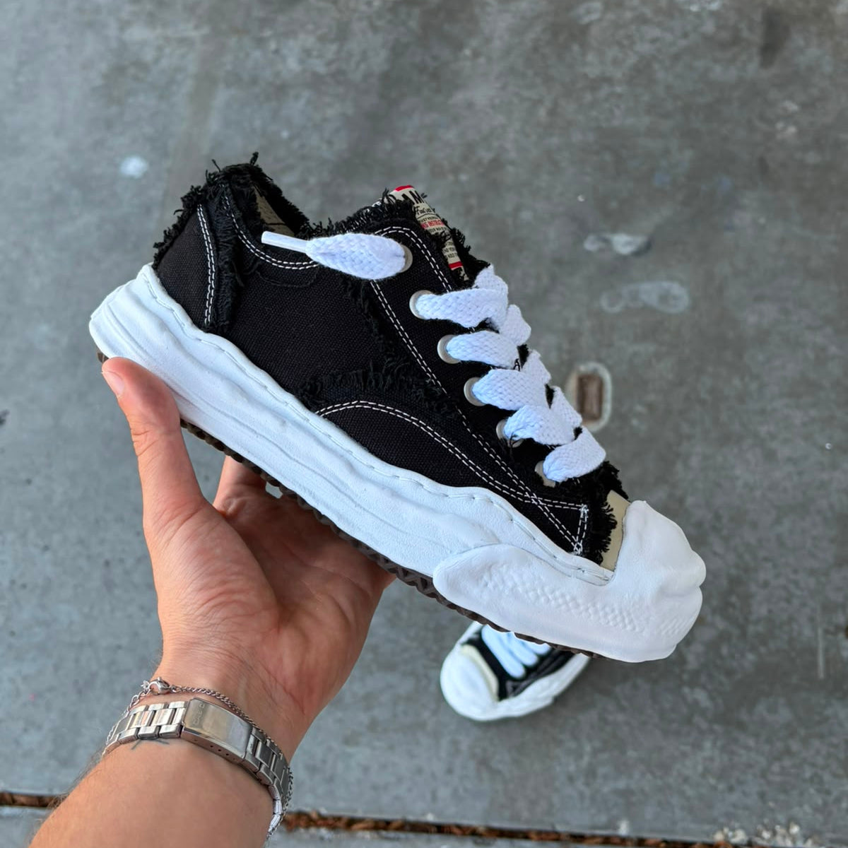 Maison Mihara Yasuhiro Hank OG Sole Canvas Low Frayed Black