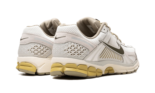 Nike Zoom Vomero 5 Light Bone Neutral Olive