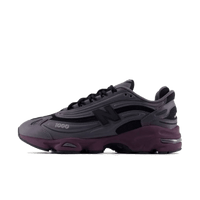 New Balance 1000
New Balance 1000 Magnet Plum Brown M1000EB zijaanzicht met plumkleurige mesh, bruine suède panelen en grijze sculpted zool


