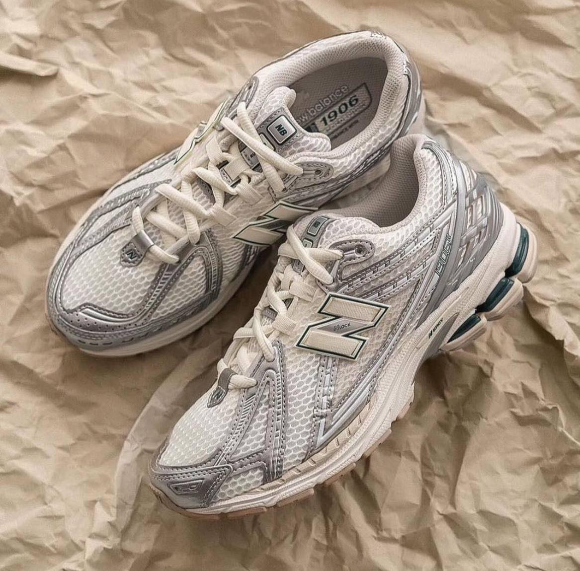 New Balance 1906R Silver Metallic Sea Salt