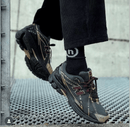 New Balance 1906R x Kith Black inclusief Kith-doos, extra veters en co-branded tonglogo

