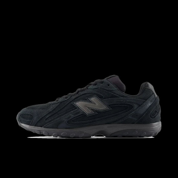 New Balance 204L Triple Black