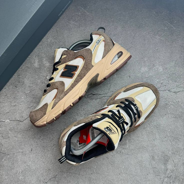 New Balance 530 Braun Hellbraun