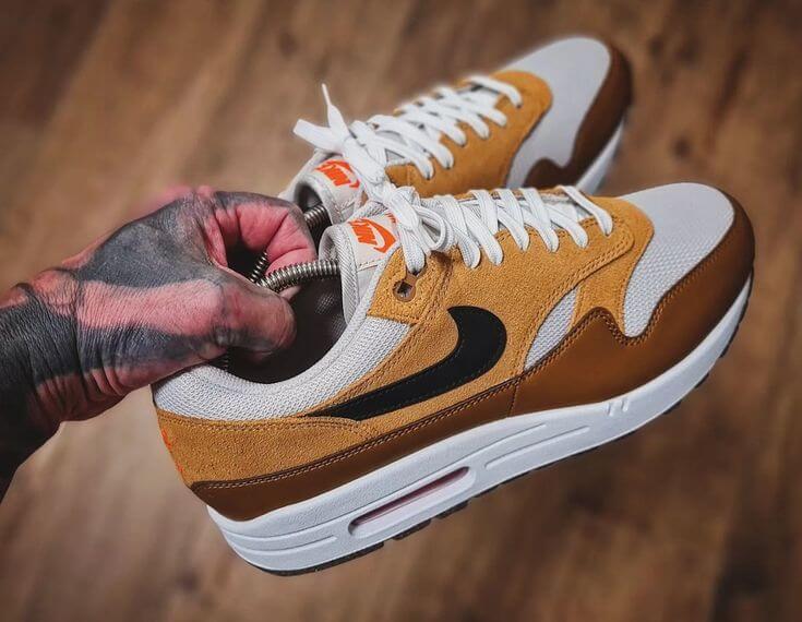 Nike Air Max 1 Essential British Tan Light Bone
