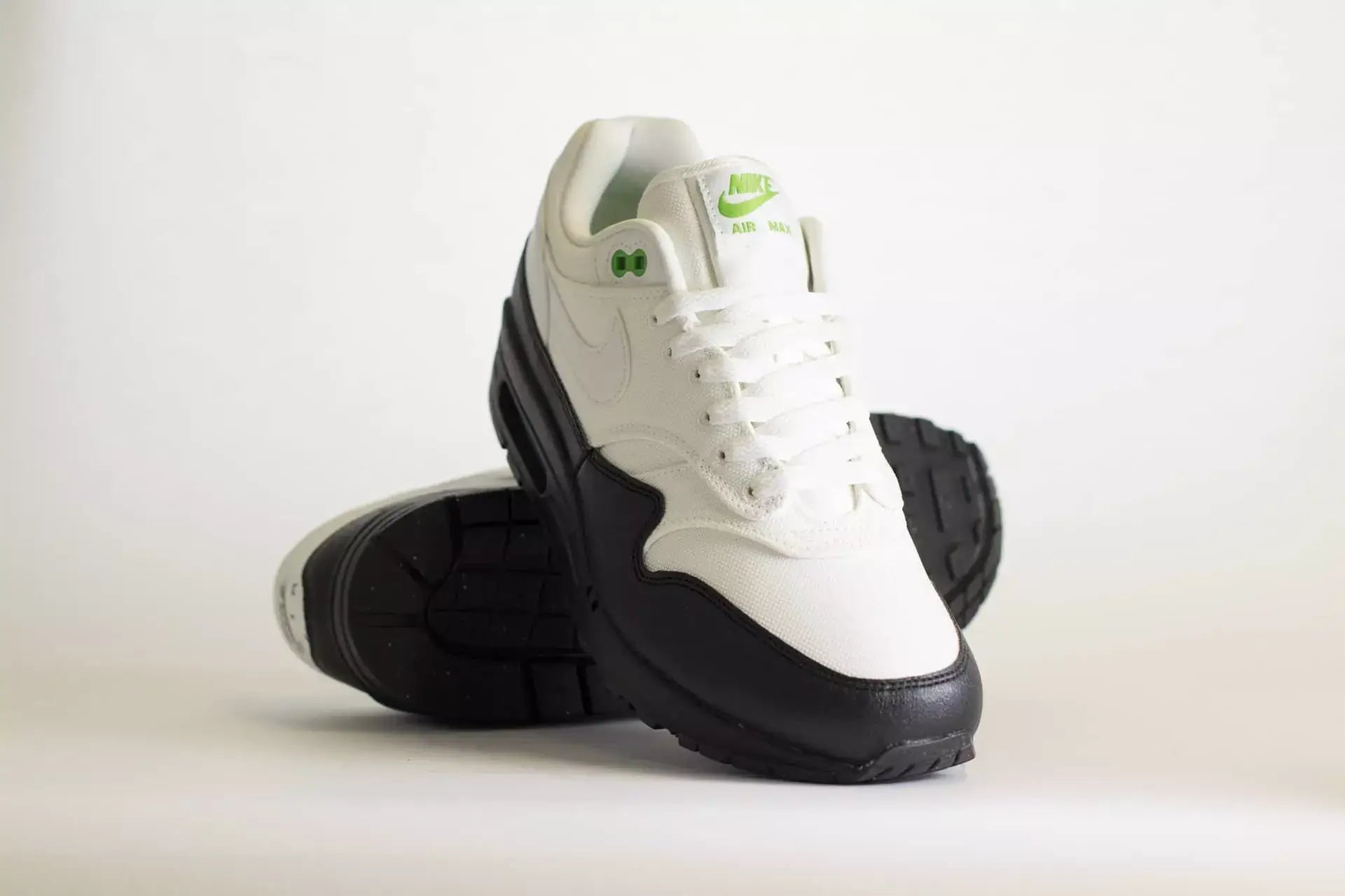 Nike Air Max 1 White Black Chlorophyll - SnrKickz