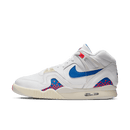 Nike Air Tech Challenge II Pixel Court 2025 zijaanzicht met wit leren bovenwerk, pixel graphics en kleurrijke retro-accenten

