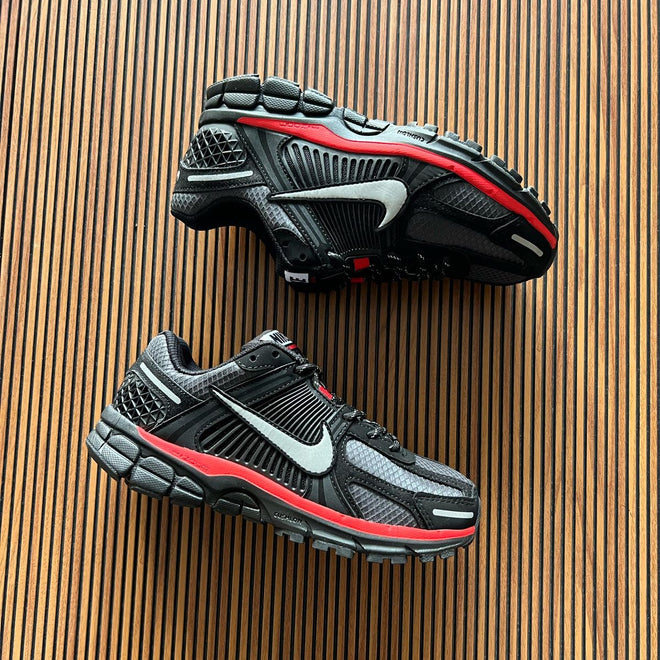 Nike Zoom Vomero 5 Black Metallic University Red