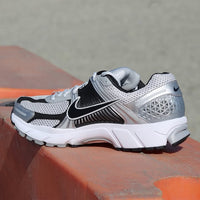 Nike Zoom Vomero 5 Black Silver Metallic 3