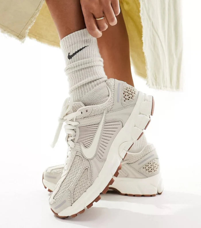 Nike Zoom Vomero 5 Light Orewood Brown (FZ3780-101) | Snrkickz 1