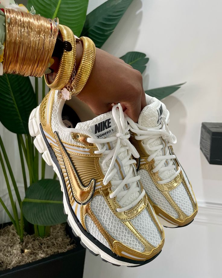 Nike Zoom Vomero 5 Metallic Gold (Women's)