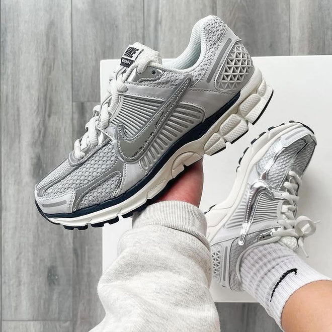 Nike Zoom Vomero 5 Photon Dust