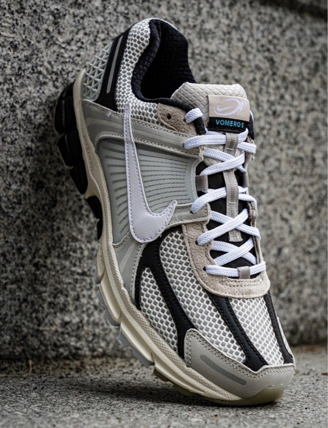 Nike Zoom Vomero 5 Supersonic Light Bone Black