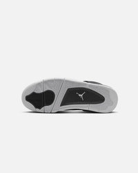 Onderkant Air Jordan 4 Retro Fear grijze en zwarte buitenzool met Jumpman-logo in het midden