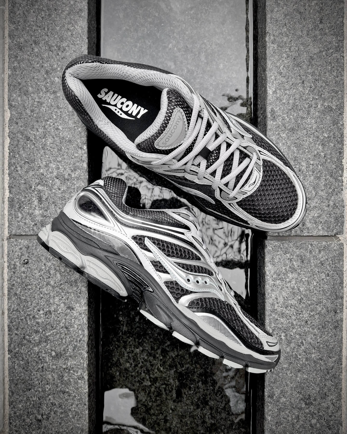 Saucony ProGrid Omni 9 Black Silver Grey