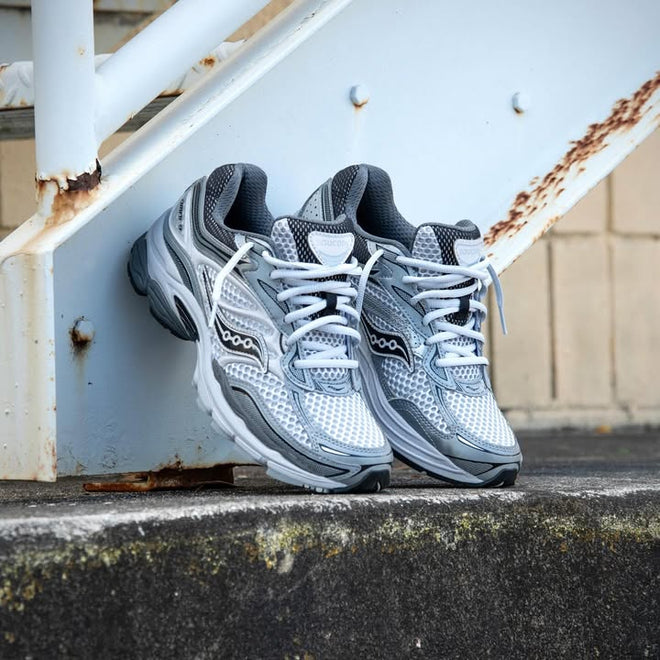 Saucony ProGrid Omni 9 Microchip